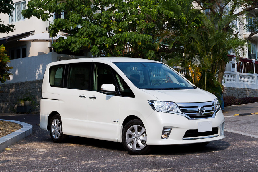 Nissan serena 24